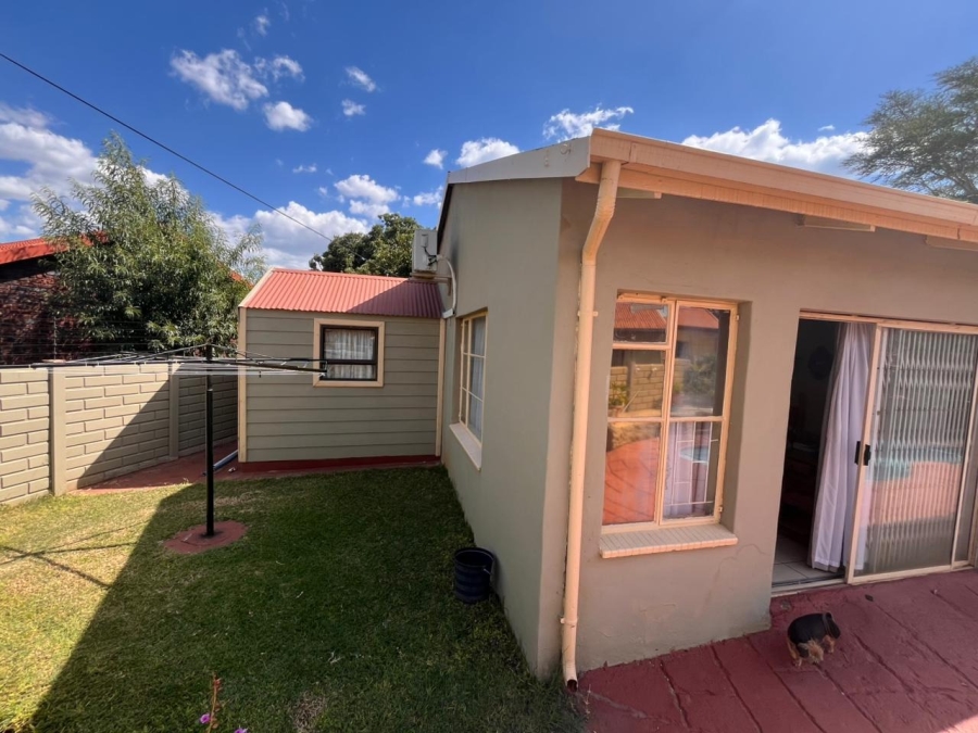 3 Bedroom Property for Sale in Geelhoutpark North West